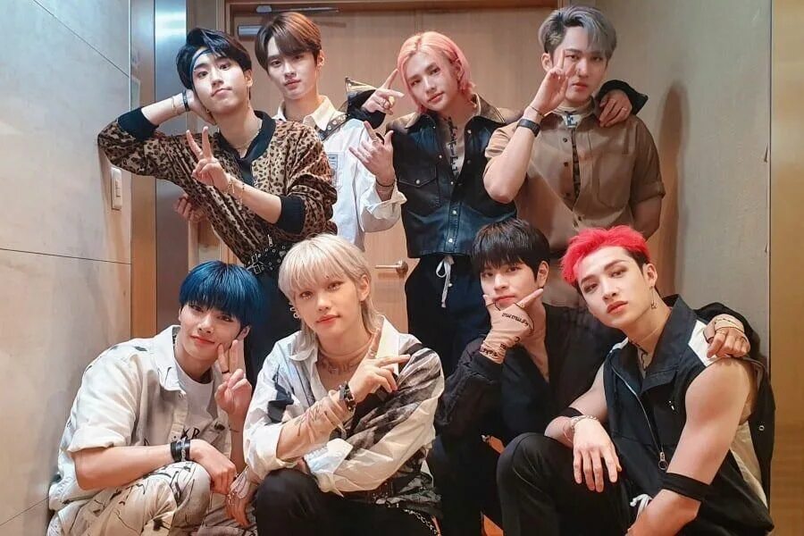 Кпоп стрей. Stray kids s-class. Группа stray kids 2019. Скз группа кпоп. Скз stray kids.