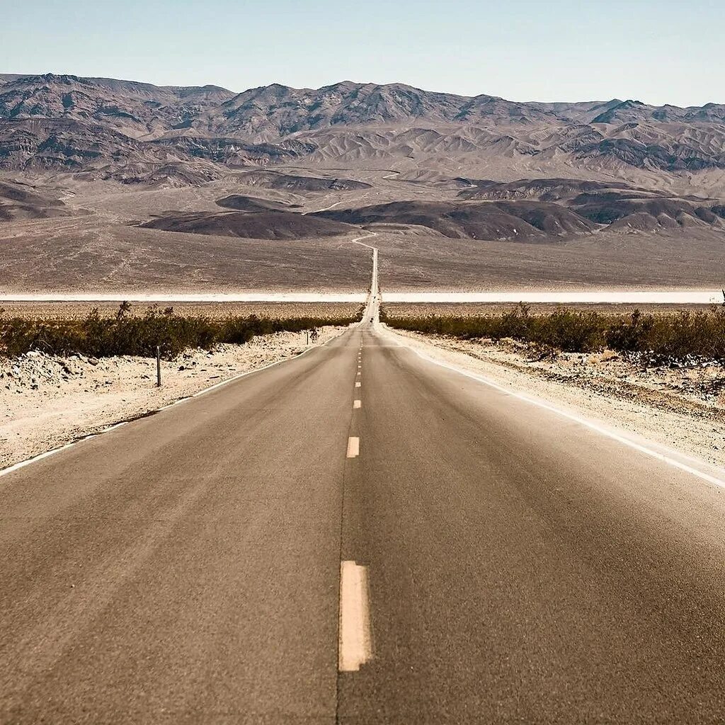 Дорога в долину. Горный серпантин. Долина смерти калифорния дорога. Дорога в долину. Долина смерти калифорния дорога.