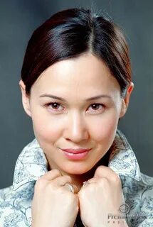 Сүйкімді кеуделі актрисалар