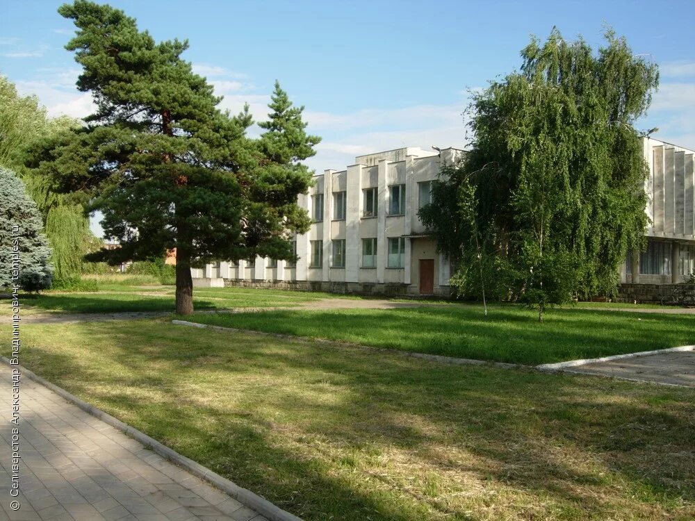 Школа 38 краснодар. Школа в лазурном краснодар. Школа 38 краснодар лазурный. Школа номер 19 пироговский. Школа 38 поселок лазурный.