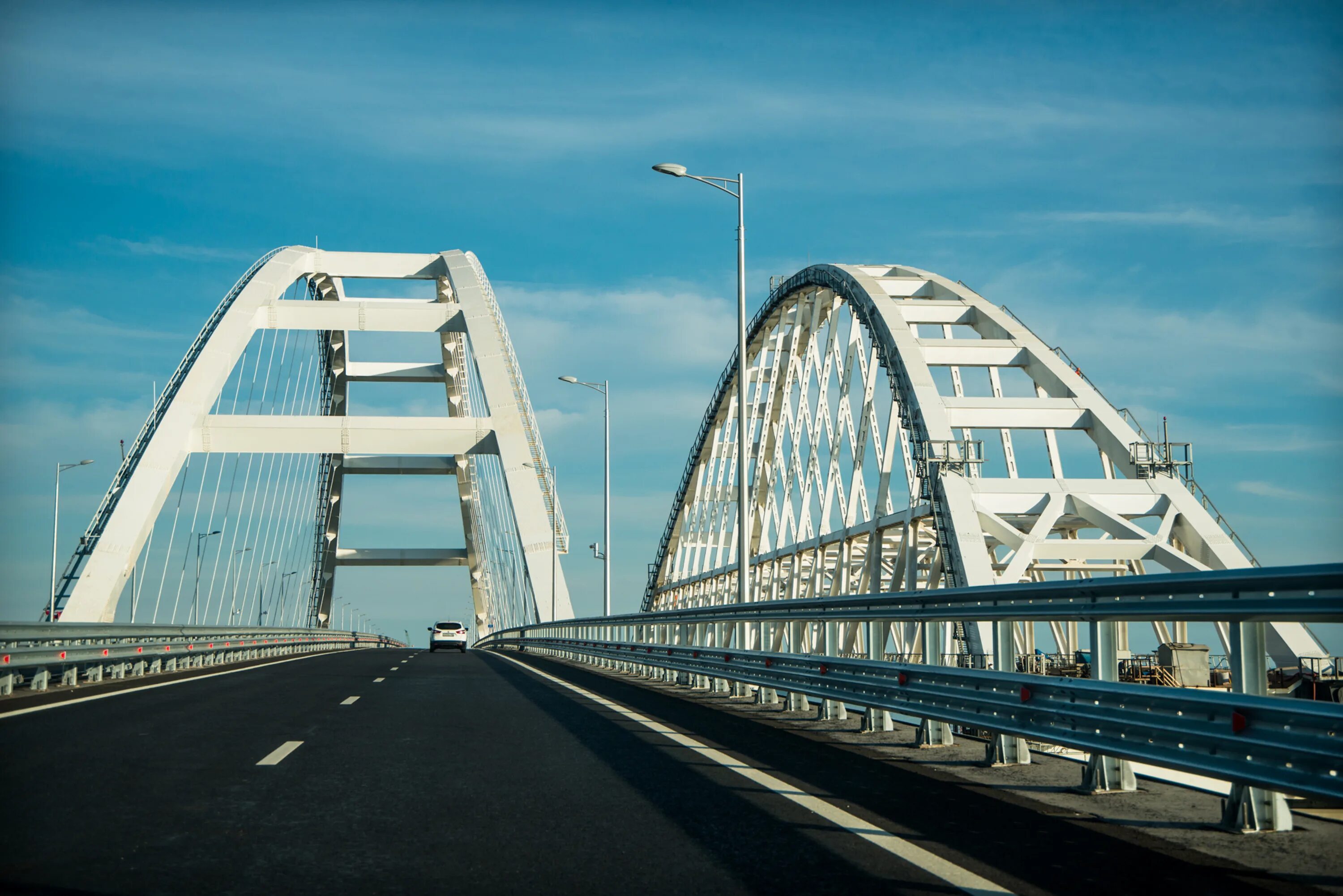 Крым дорога 2023. Крымский мост сейчас 2022. Крымский мост 2023. Крымский мост 2023 год. Хуснуллин Крымский мост.