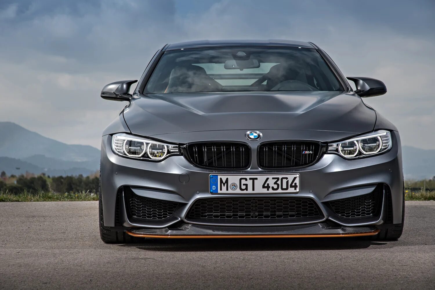 Новая bmw m. BMW m4 GTS. 2016 BMW m4 GTS. BMW m4 GTS 2021. BMW m4 GTS 2022.
