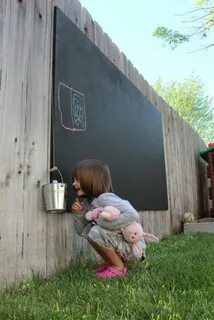 Девочка писать дома
