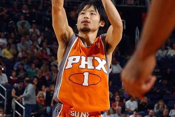 Баскетболом занимается 48 человек. Японские баскетболисты в НБА. Юта Табусе. Китайский баскетболист. Баскетболисты азиаты.
