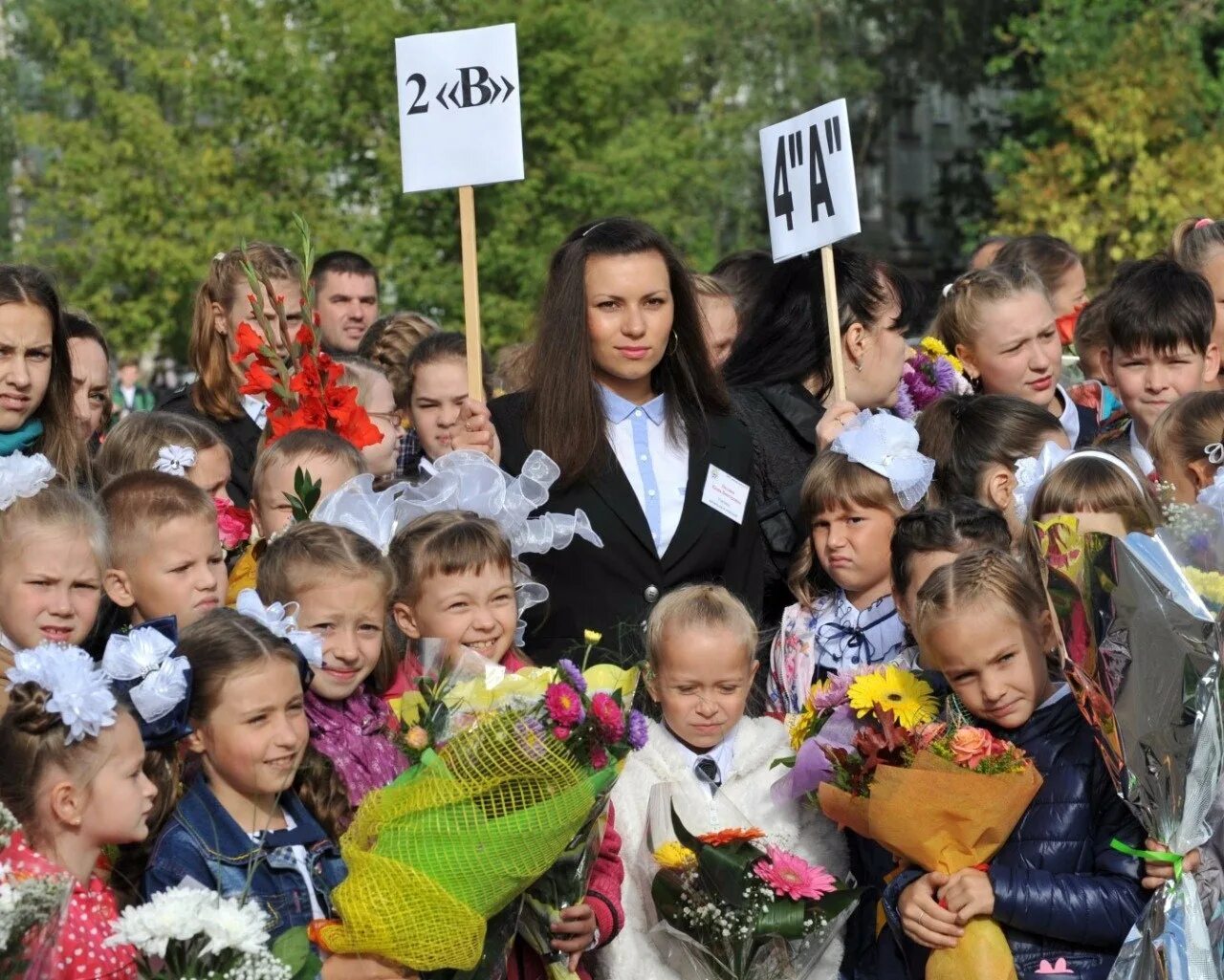 Начальная школа ярославль. Школа 89 Ярославль. Школа 89 Ярославль учителя. Школа 89 Ярославль фото.