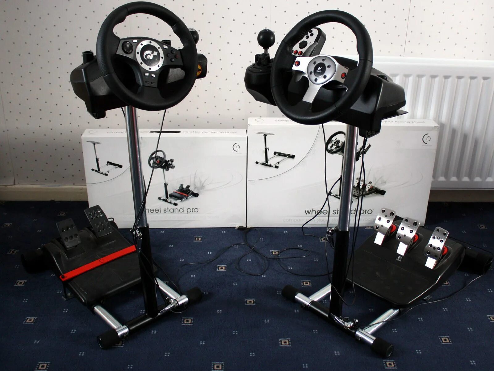 Wheel logitech g27. Wheel Stand Pro Deluxe v2. Logitech Driving Force Pro. Стойка для Logitech g Pro. Logitech Driving Force крепление к стойке.