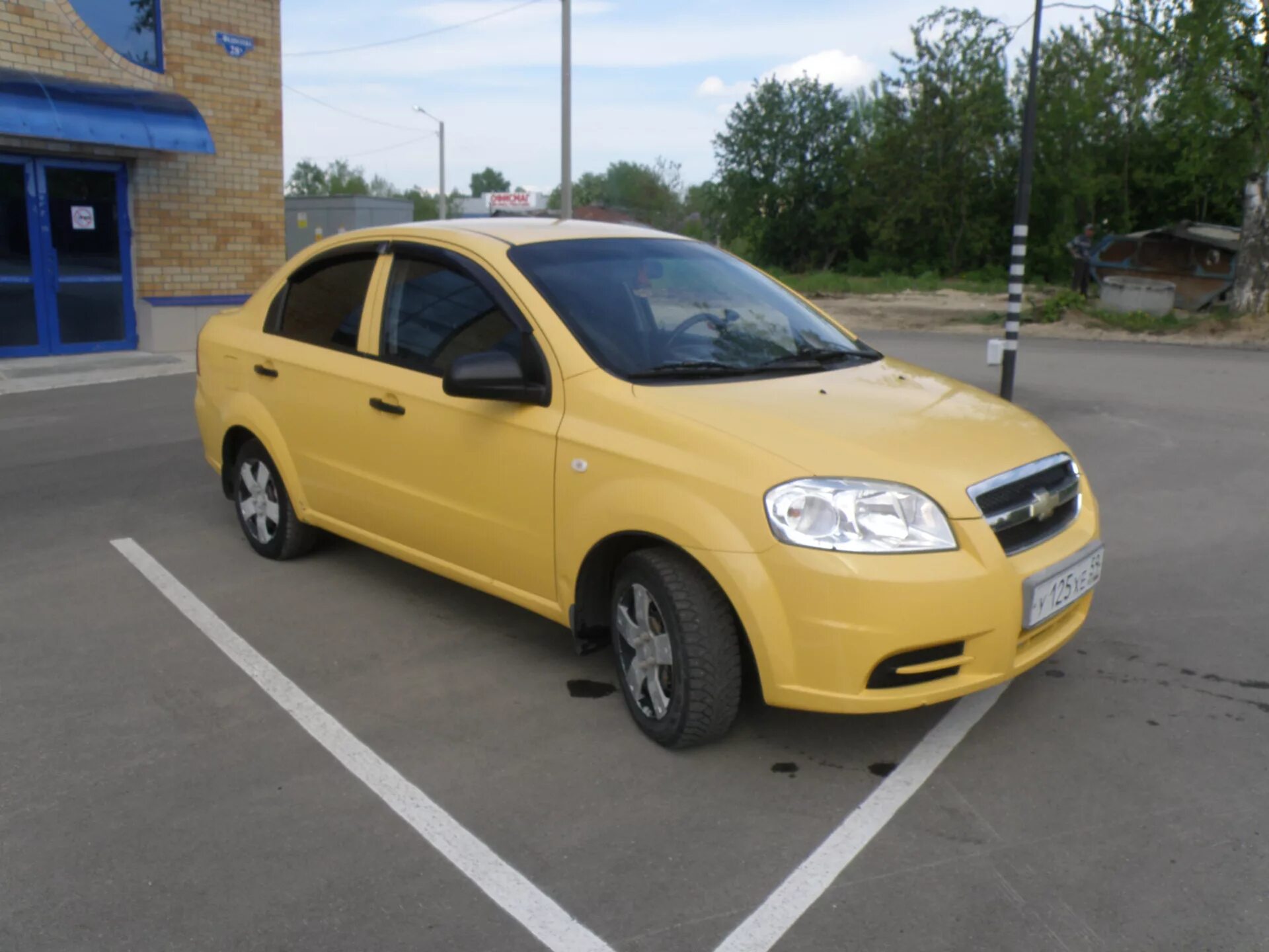 Купить шевроле от собственника. Chevrolet Aveo sedan (1g). Шевроле Авео желтый седан. Шевроле Авео седан 2007. Chevrolet Aveo 2 поколение седан.