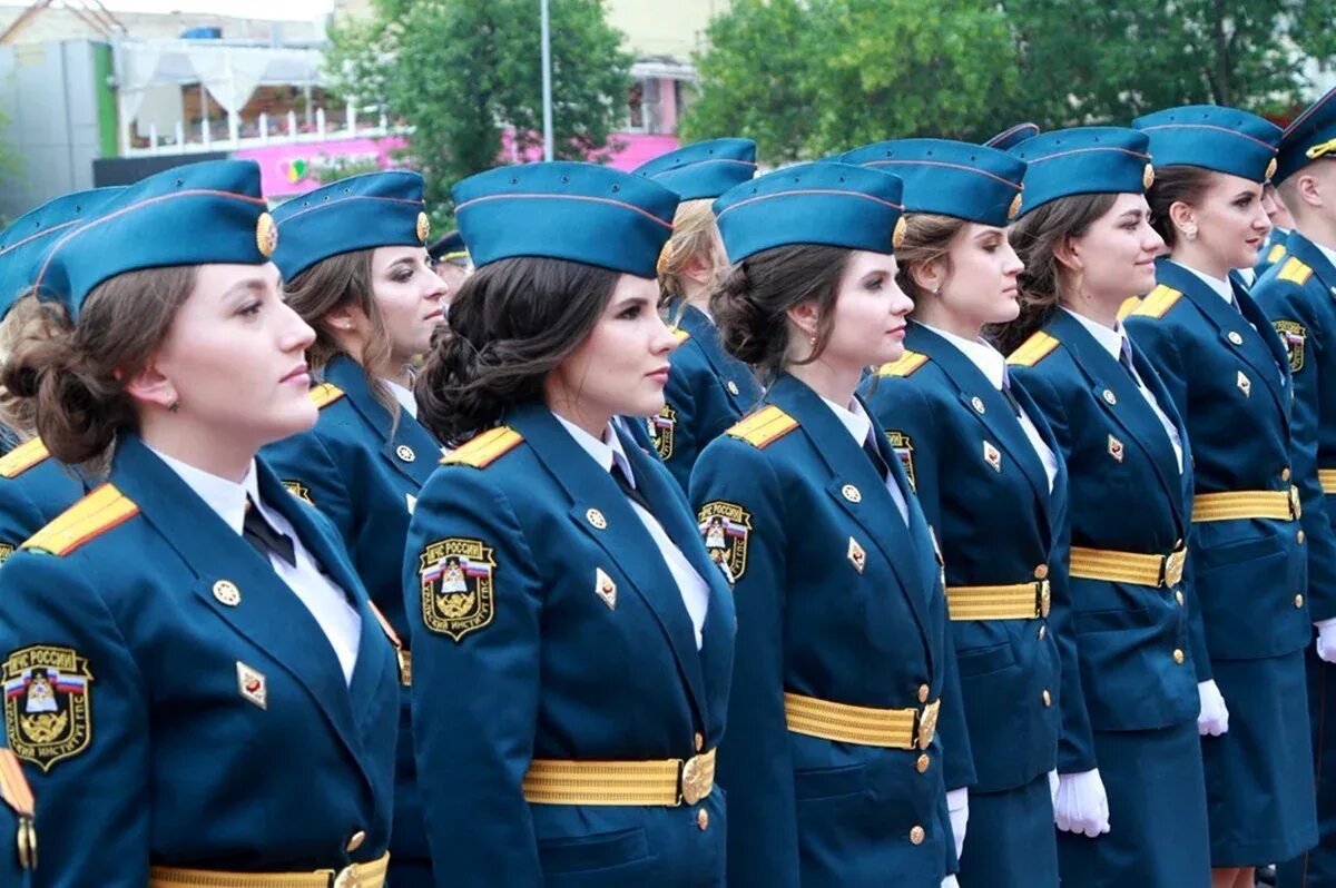 Можно ли девушкам в мчс. Парадная форма курсантов мчс. форма мчс женская.