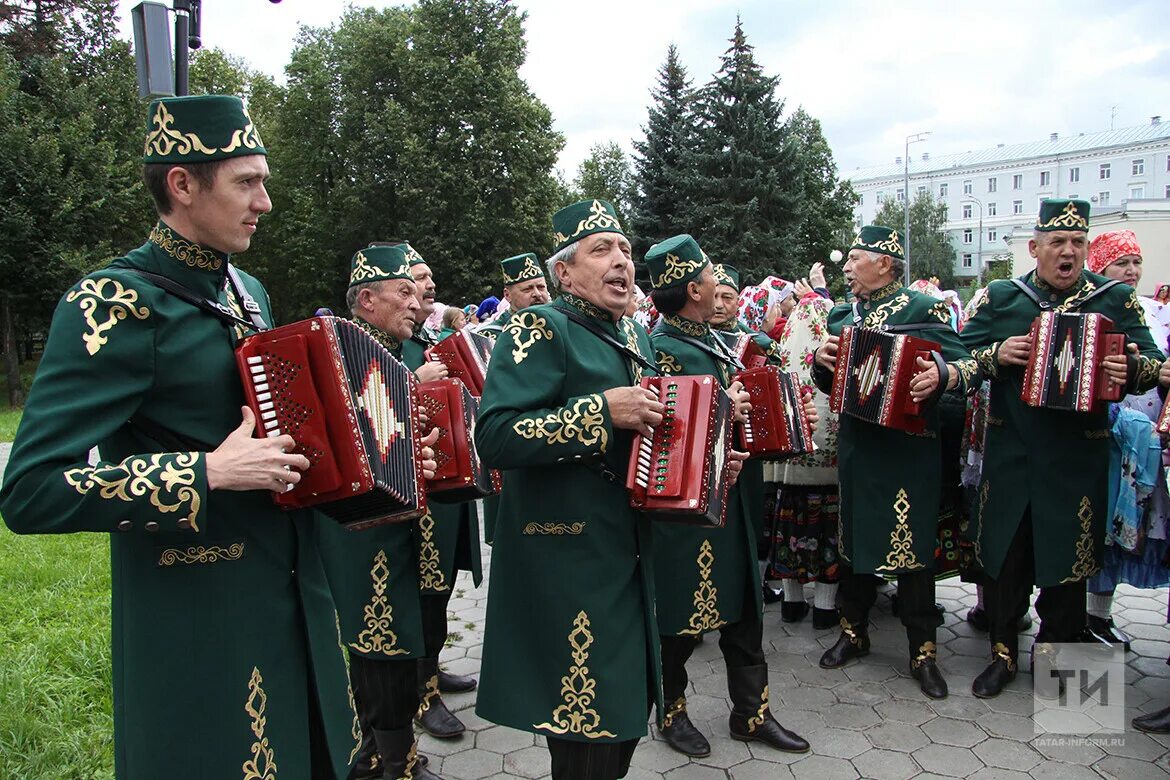 Татарская 90 годов. Фольклор Татаров. Фольклор татарского народа. Фольклор татар информ. Жанры татарского фольклора.