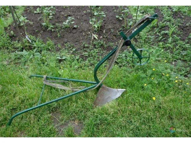 окучник тяни толкай. картофелевыкапыватель транспортёрный квт-1 (каскад). окучник фенома. плуг для картофеля. окучник с сетчатой бороной мтз 80.