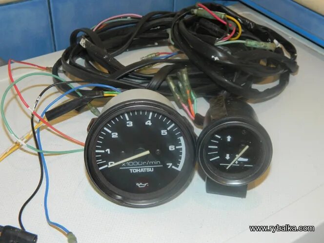 Схема подключения тахометра на лодочный мотор. Оригинальный тахометр для suzuki df-30ats. Тахометр от ваз 2106 на лодочный мотор ямаха 50. Тахометр ямаха ф60. Схема подключения тахометра на лодочный мотор ямаха 30.