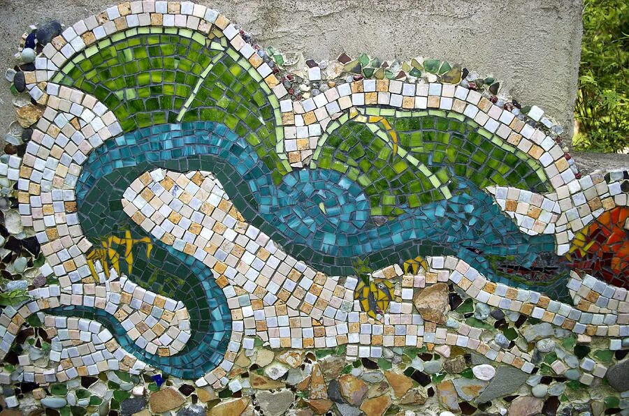 Мозаик драгон. Необычные мозаики. Флорентийские мозаики дракон. Дом дракона мозаики на стенах.