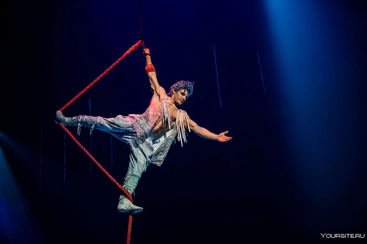 Александр гроль дю солей. Дю солей amaluna. Цирк вернадского королевство акробаты. Как выглядит джек из цирка. Цирк дю солей александр.