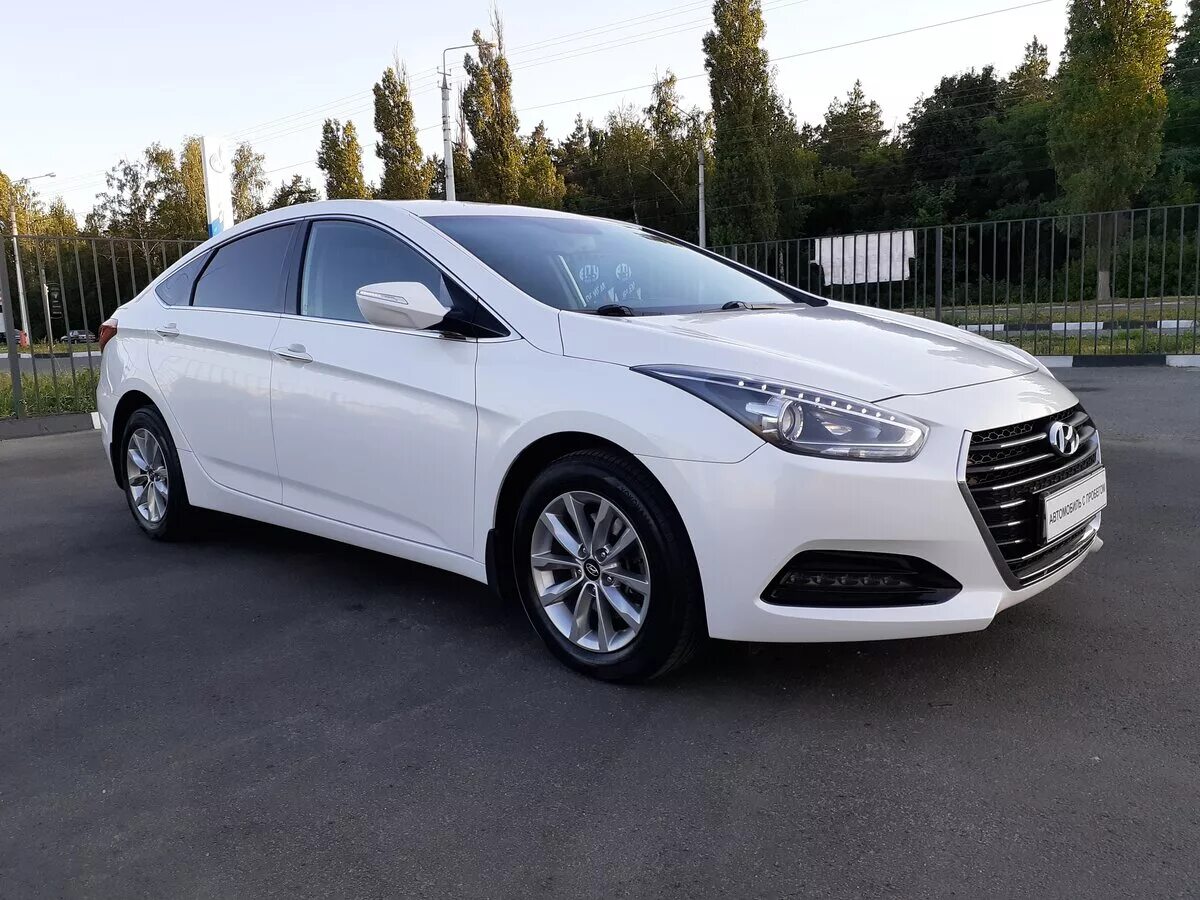хендай i40 2015 года. Hyundai i40 седан белый. Hyundai i40 2015. Hyundai i40 рестайлинг. ай 40 2015 года.