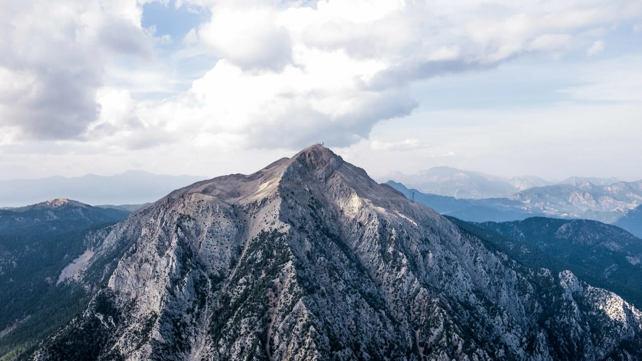 Mountain ancient mountain. Гора Олимп в Греции. Горный массив Олимп в Греции. Гора Олимп в Фессалии Греция. Священная гора Олимп.