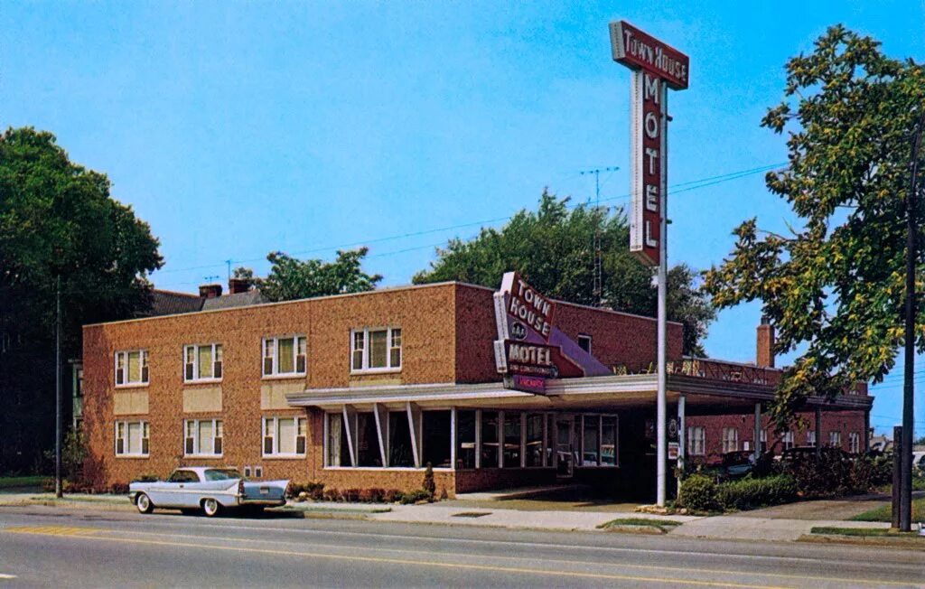 Ист г п. Ист г п. Ист гринстед англия. Purdue university университет. Toyota ist ii.