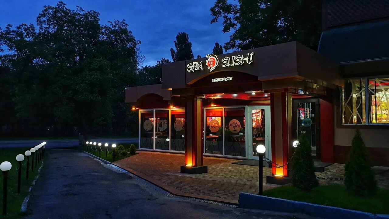 Кишинев кафе. San sushi Кишинев. Wasabi Кишинев. San sushi, Молдова, Кишинёв, бульвар Куза Водэ. Ресторан Кишинев Рышкановка.