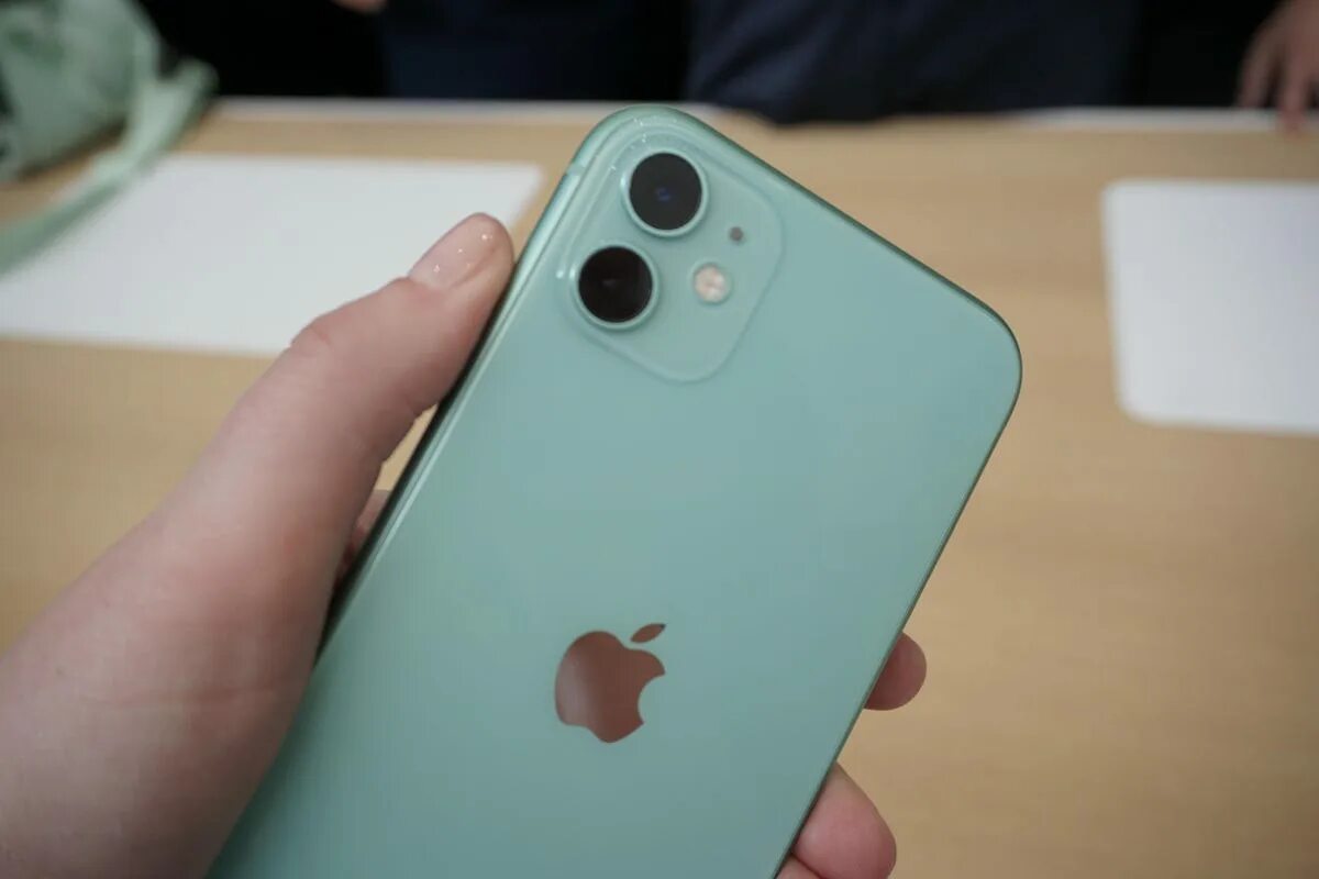 Айфон 11 саранск. Apple iphone 11 64gb зеленый. Apple iphone 11 Colors. Iphone 11 мятный. Айфон 11 64 ГБ мятный.