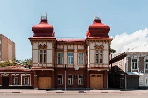 Анасы кездесуге дайындалып жатқан, содан кейін ұлы жыныстық қатынасқа түскен.