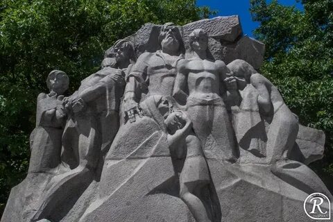 Роща памятник