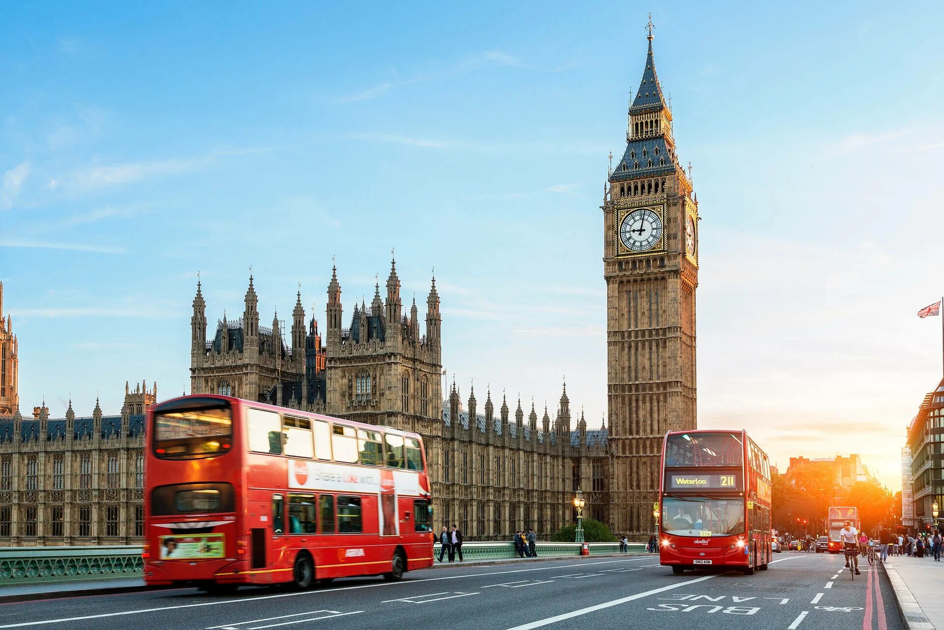 Англия биг бен темза. Туристы в великобритании. English tour. Вестминстерский дворец. Вестминстерский дворец лондон.