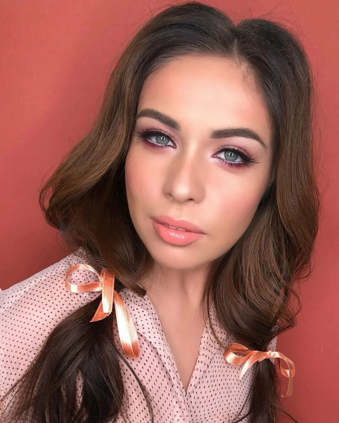 Bridesmaid Makeup, Soft and Shimmery Pink Liner with Smoked Out Vampy Eyeshadow 