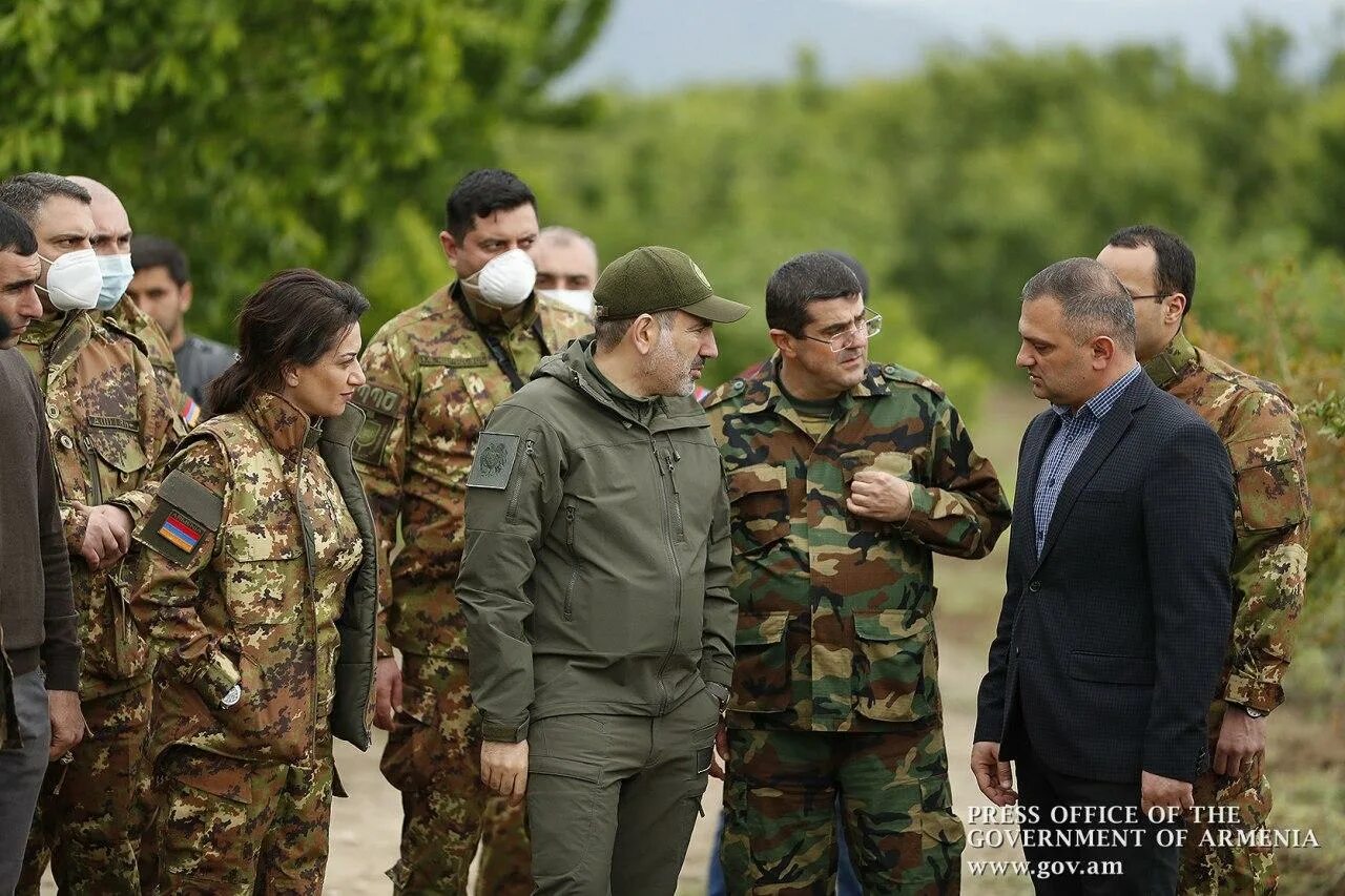 Пашинян Карабах. Армения Никол Пашинян в армии. Пашинян Арутюнян. Пашинян 2020. Новости армении граница