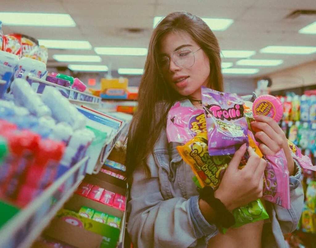 Конфеты шоколад. Чёрный список конфет. Конфеты. Конфеты сновидения. Толкование снов конфеты.