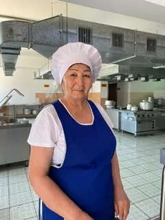 Көлік пен қыздың ретро фотосы