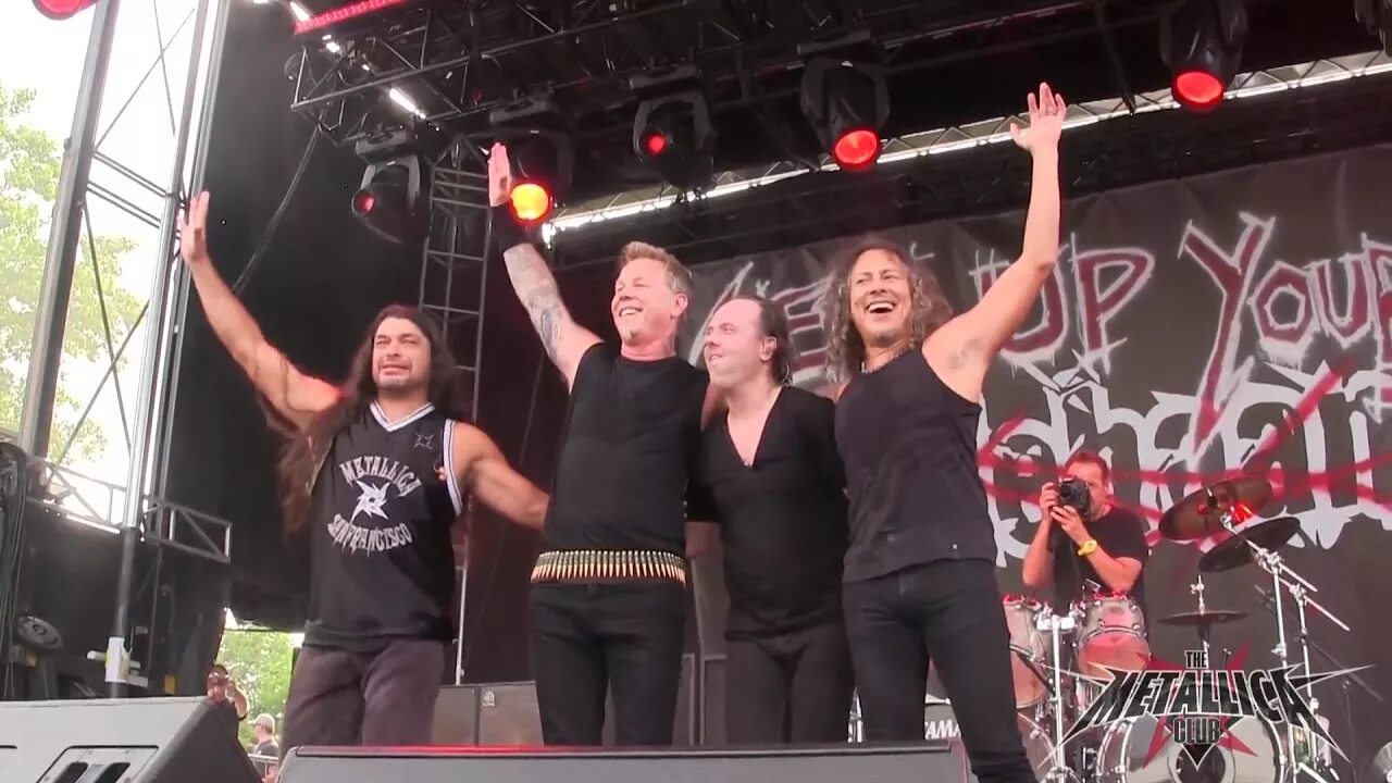 Металика поет офицеры. Metallica 1983 Live. Metallica Live 2013. Metallica 30 Anniversary. Металлика 30 лет назад.