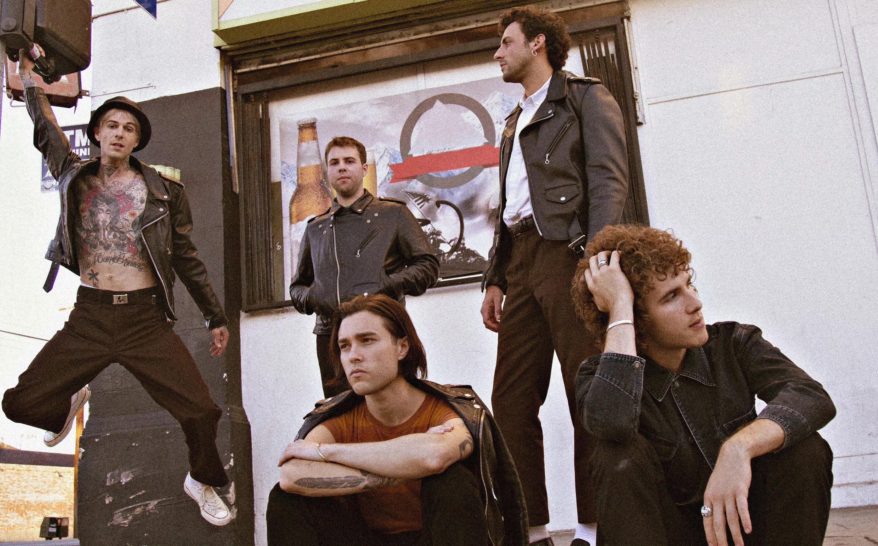 The neighbourhood you get me so high. Группа the neighbourhood. Группа the neighbourhood участники. Группа the neighbourhood альбомы. Зе нейборхуд.