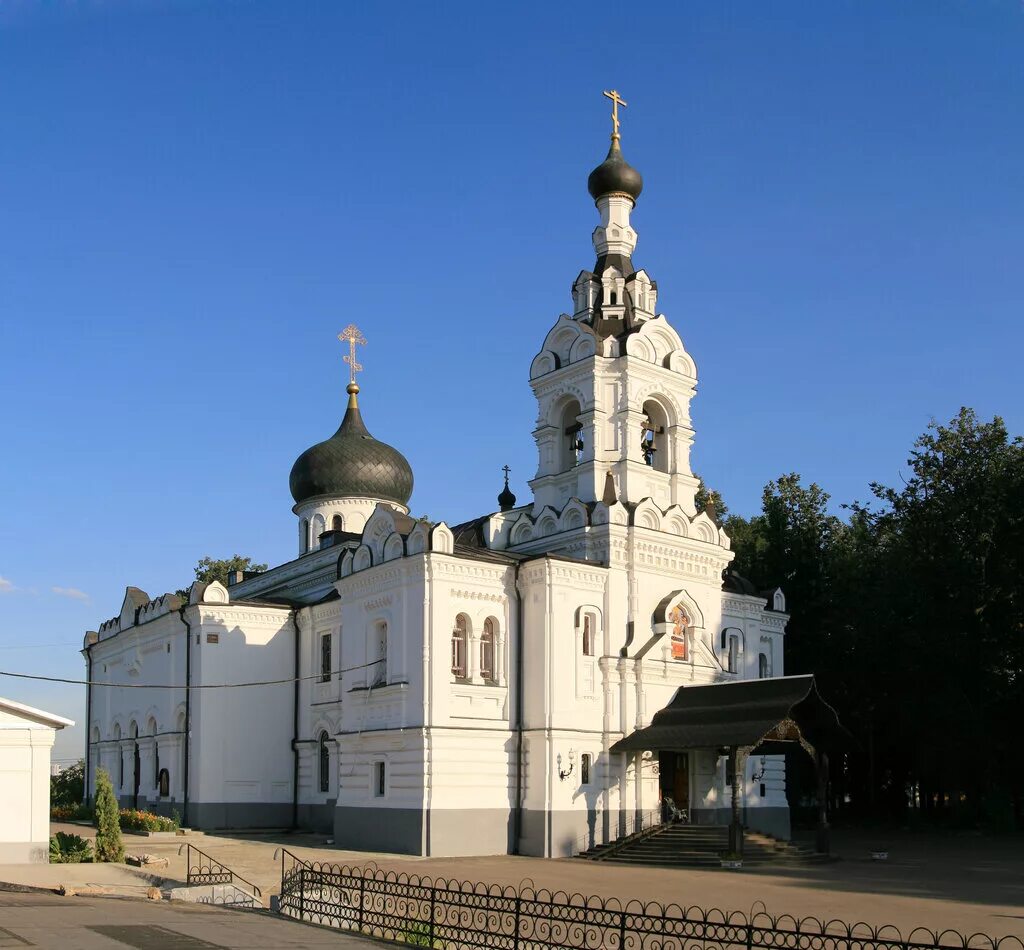 церковь успения пресвятой богородицы красногорск. москвы. лыково. церковь троицы живоначальной в троицком-лыкове в москве. храм успения богородицы в троице лыково.