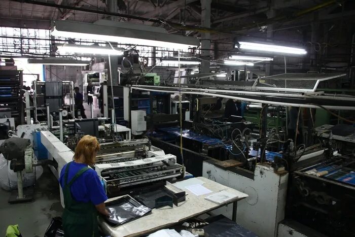 Запорожкокс. Предприятия лнр. 100 завод луганск. Донецкий металлургический завод. Луганский литейно-механический завод лнр.