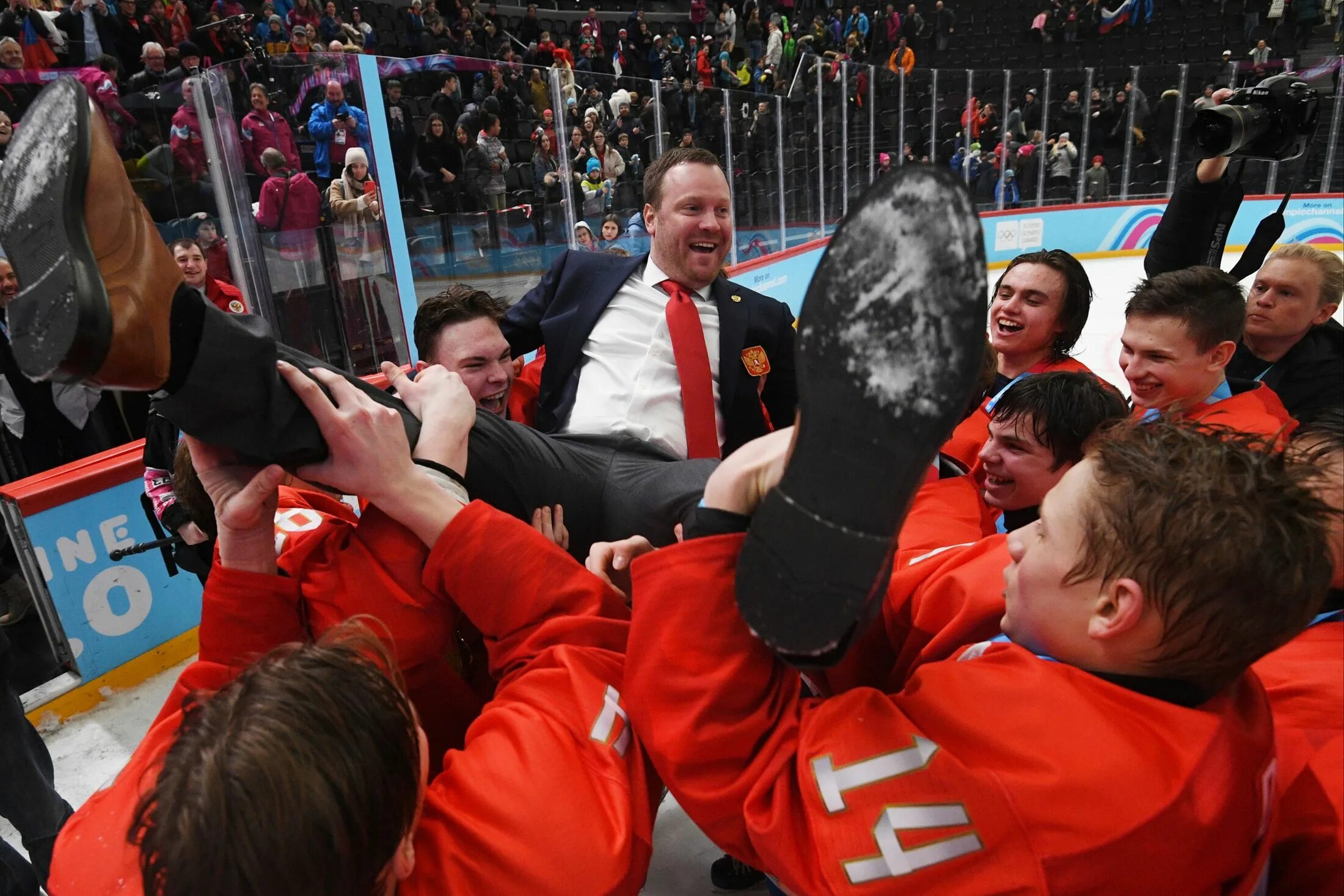 открытие олимпиады 2020 в токио. олимпийские игры в токио 2020. лариса коробейникова фехтование токио. светлана ромашина с медалями. олимпийские игры в японии 2020.