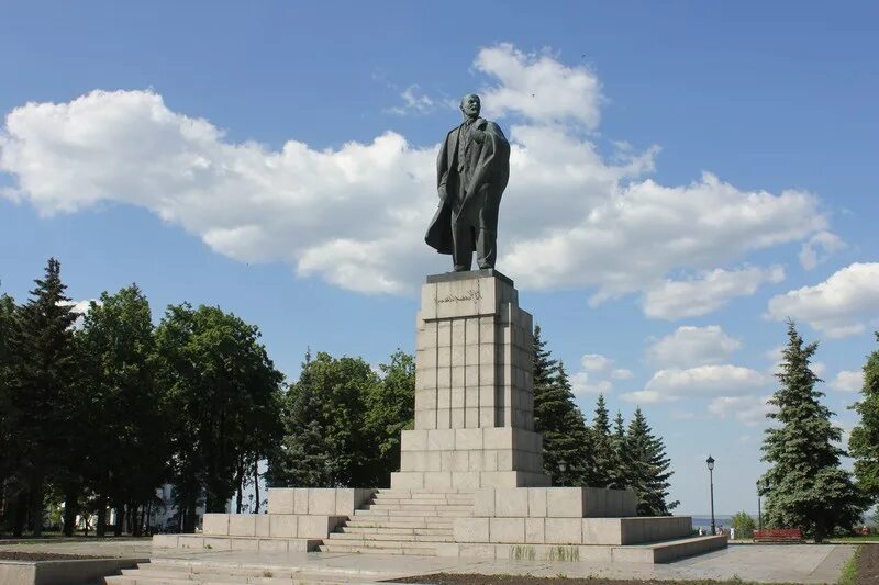 Памятники и достопримечательности карамзину в ульяновске. Г ульяновск памятники. Г ульяновск памятники. Достопримечательности ульяновска музей город. Достопримечательности ульяновска музей город.