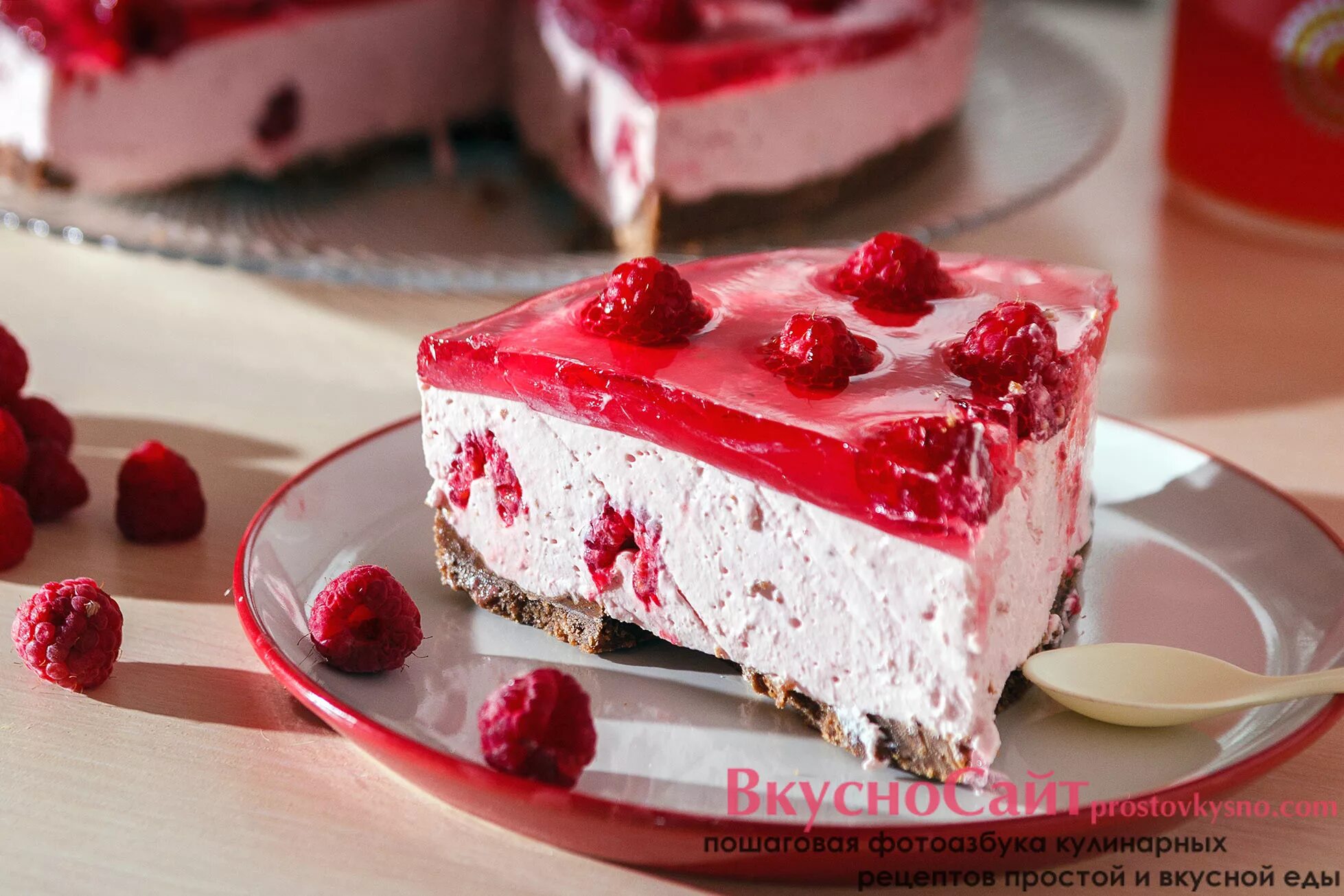 торт суфле с бананом без выпекания. йогуртовый торт суфле. пирожные суфле. бисквитно суфлейный торт. рецепт суфле без выпечки.