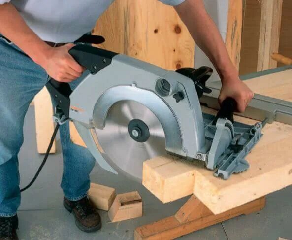 Макита пила дисковая циркулярная. Большая дисковая пила. Makita lw1401. Дисковая пила интерскол дп-235/2000. Циркулярная пила борк.