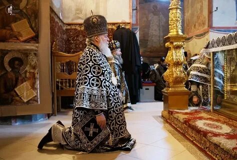 Можно делать земные поклоны после причастия