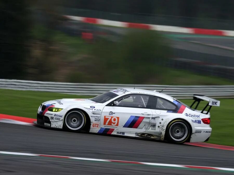 Гоночный порше 911. Bmw z4 gt3 2010. Gt3 racing. Машина гоночка. Ferrari gt3.