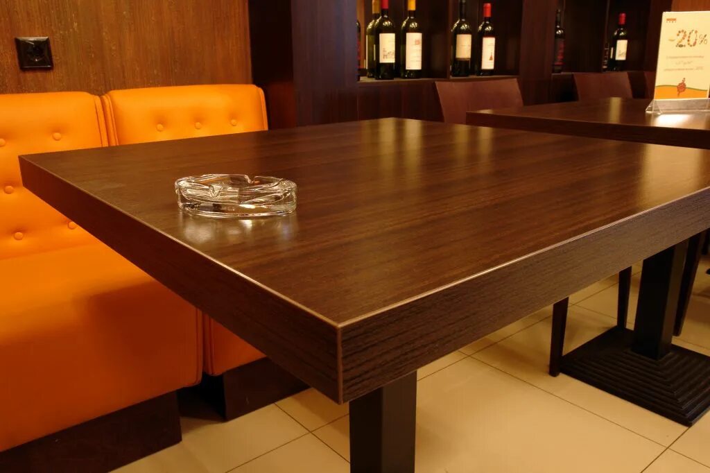 Республика новосибирск столик. Столы. Столик в кафе. Стол для кафе. Стол в баре.