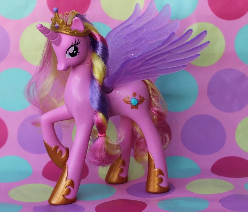 Hasbro каденс 2020. Принцесса каденс my little pony hasbro. Мягкая игрушка пони принцесса каденс. Дружба это чудо принцесса каденс игрушка. Фигурка hasbro сияющая принцесса каденс b7292.