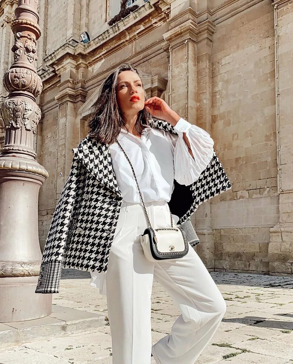 Образы с широкими брюками. Самые стильные девушки. Модная девушка 2020. Модная девушка 2020. Стрит стайл 2021-2022.