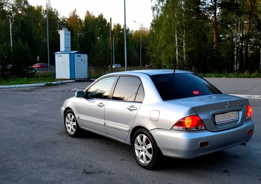 Купить лансер 9 с пробегом. Mitsubishi Lancer IX 2005. Mitsubishi Lancer 9 Silver. Митсубиси Лансер 9 2005. Мицубиси Лансер 9 серебристый.