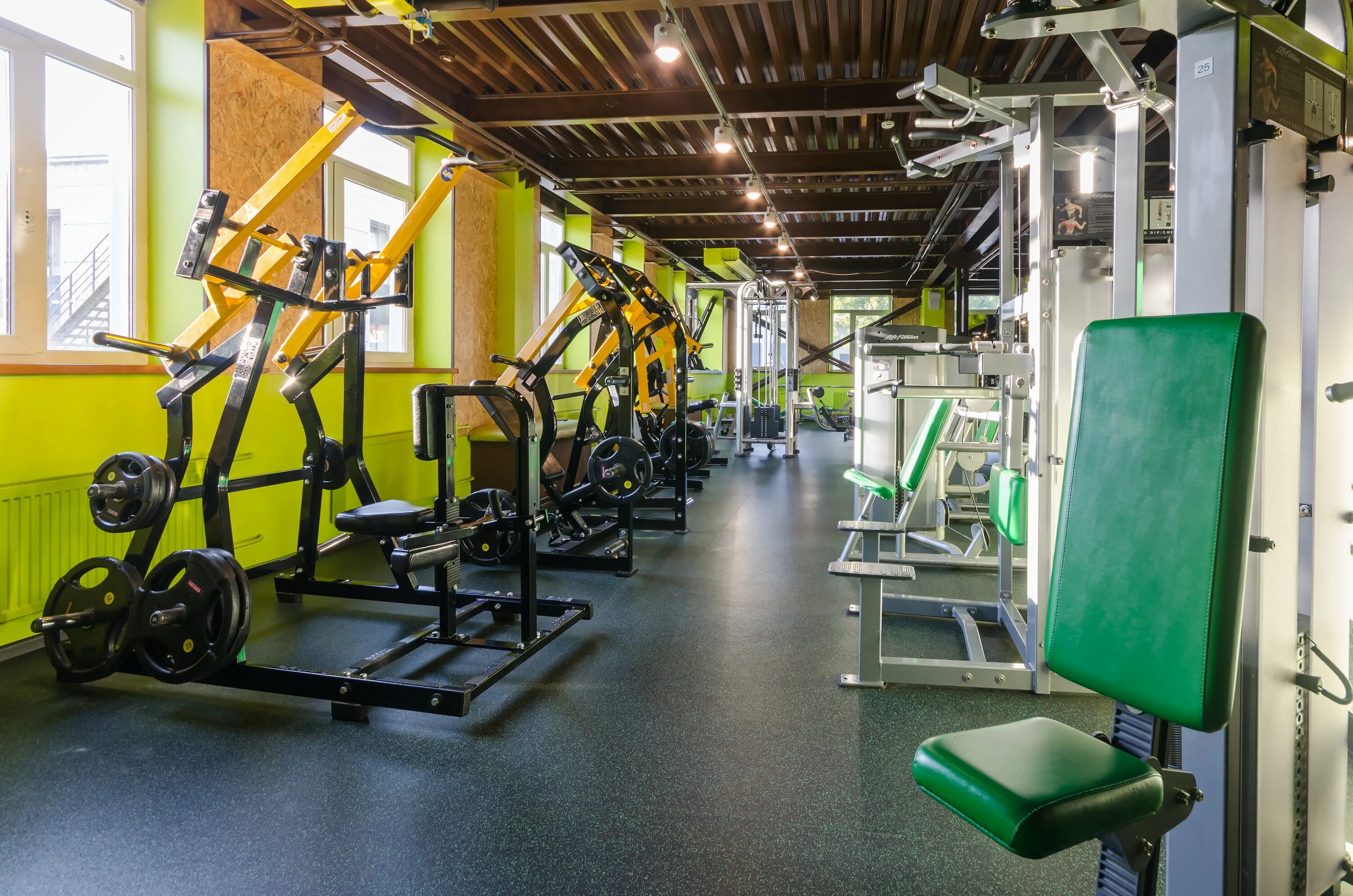 We gym 2. Wegum ферганская. Фитнес-клуб wegym ферганская. Фитнес синичка авиамоторная. We gym синица бассейн.