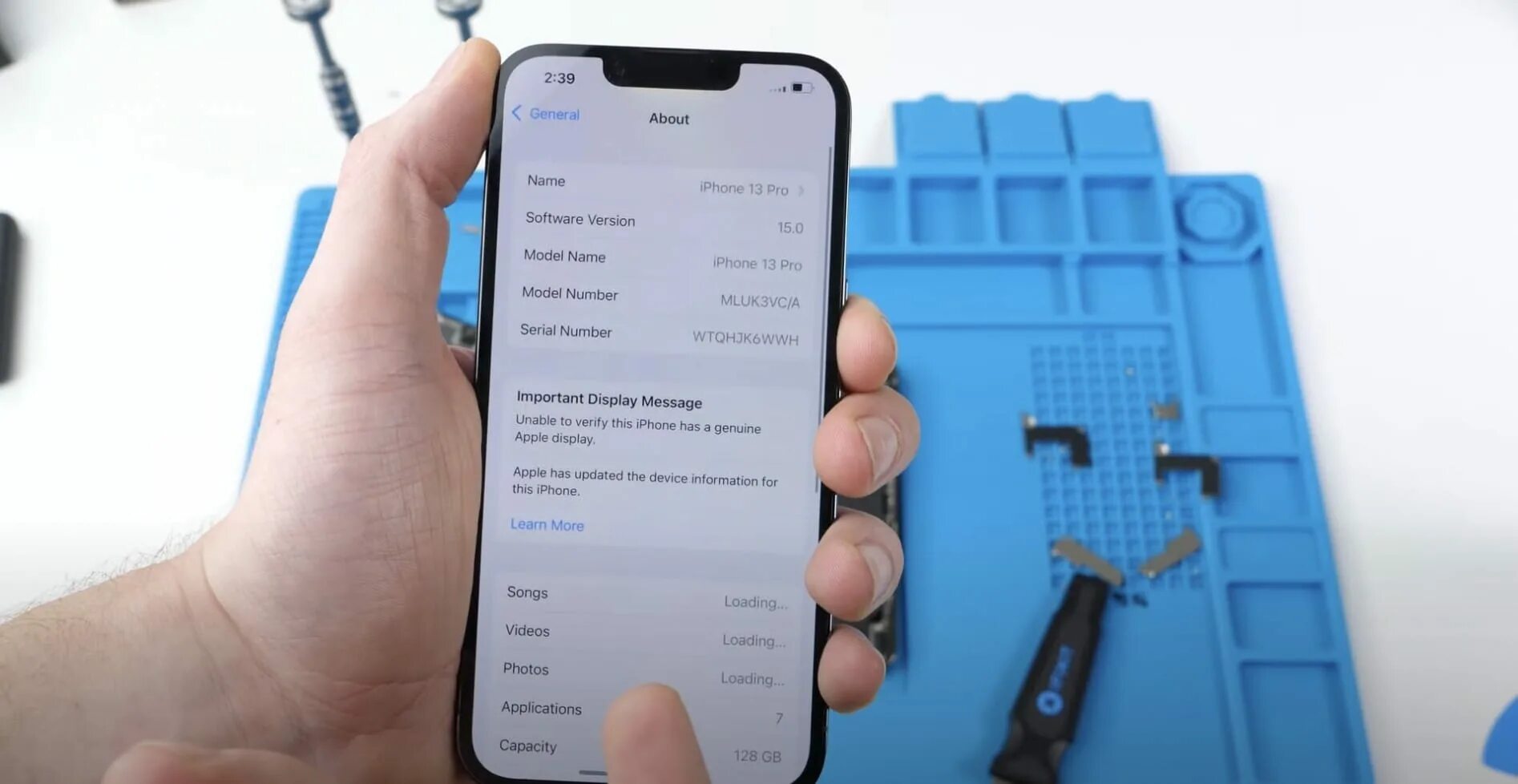Айфон 13 не выключается завис. Iphone 13 дисплей. iphone 13 pro дисплей. face id iphone 13. айфон 13 без дисплея.