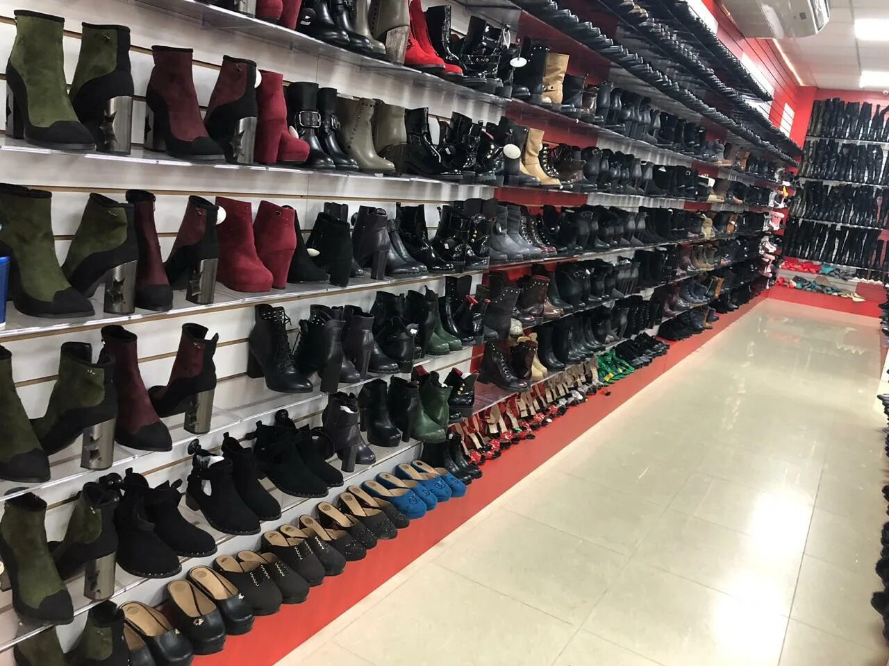 Темрюк магазины одежды. Делсти магазин одежды. Магазин семейный стиль темрюк. Делсти краснодар. Темрюк квартал 184.