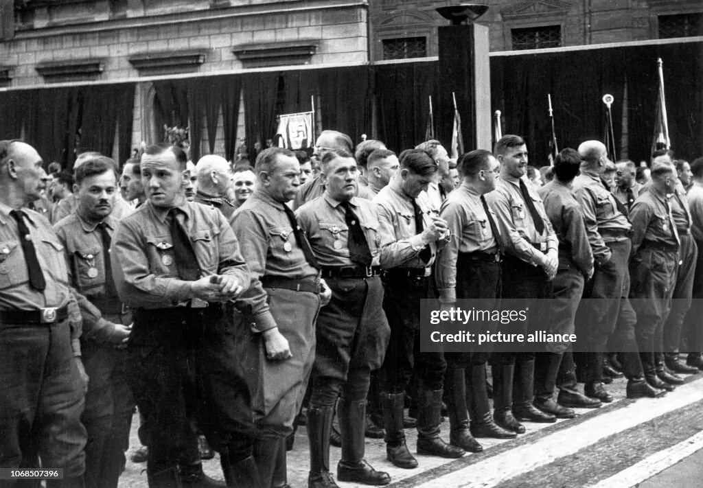 Что такое пивной путч. Пивной путч в мюнхене 1923 года. нсдап 1923 пивной путч. первый съезд нсдап в мюнхене. собрание нсдап германия 1923.