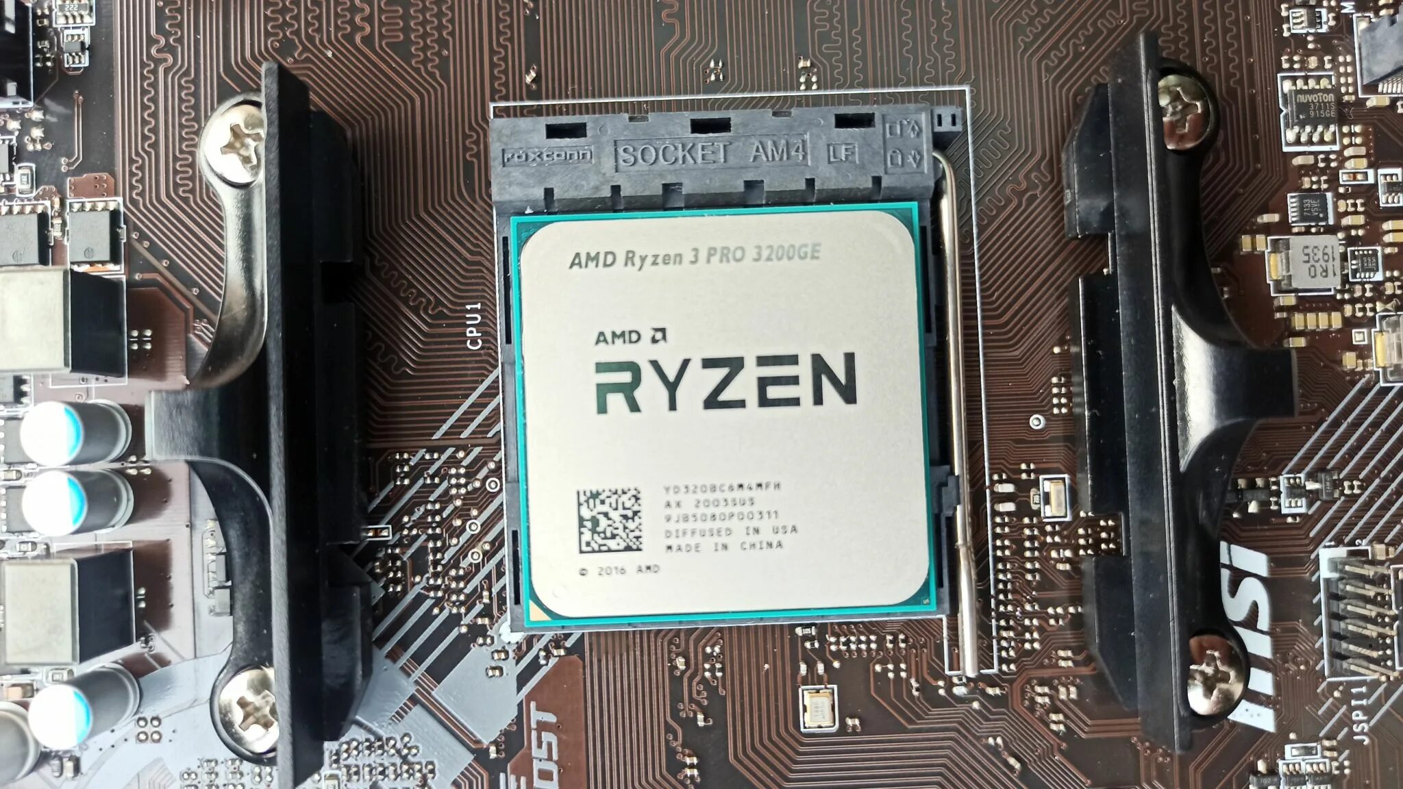 Процессор AMD Ryzen 3 3200g am4. AMD Ryzen 3 Pro 3200g OEM. Процессор AMD Ryzen 3 Pro 1200 OEM. AMD Ryzen 3 Pro 2200ge. 3 pro 3200g