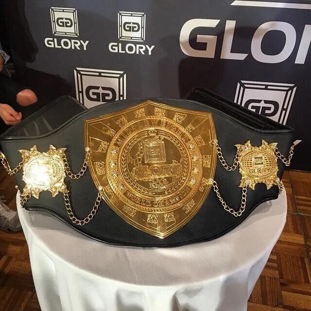 Голден глори. Y2k Belt. Glory in Gold Design.