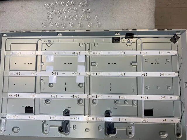 Станок для ремонта матриц телевизоров. Lc420eun-sff3 подсветка. Ремонт матрицы телевизора lg. Lg 42 лампы подсветки. Замена матрицы на телевизоре lg 42.
